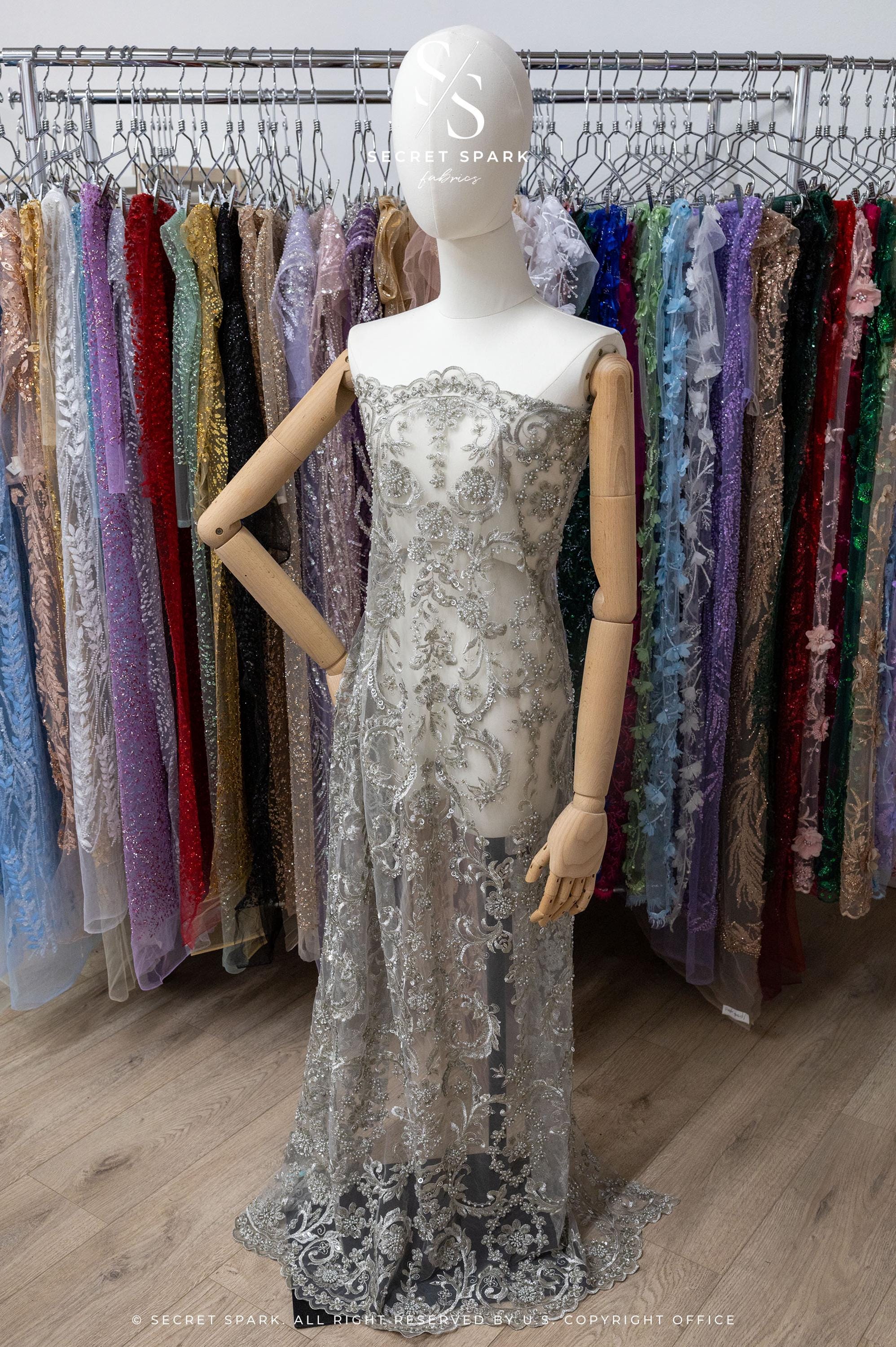 Royal Garden - Light Gray Baroque Floral Lace - Photo 3