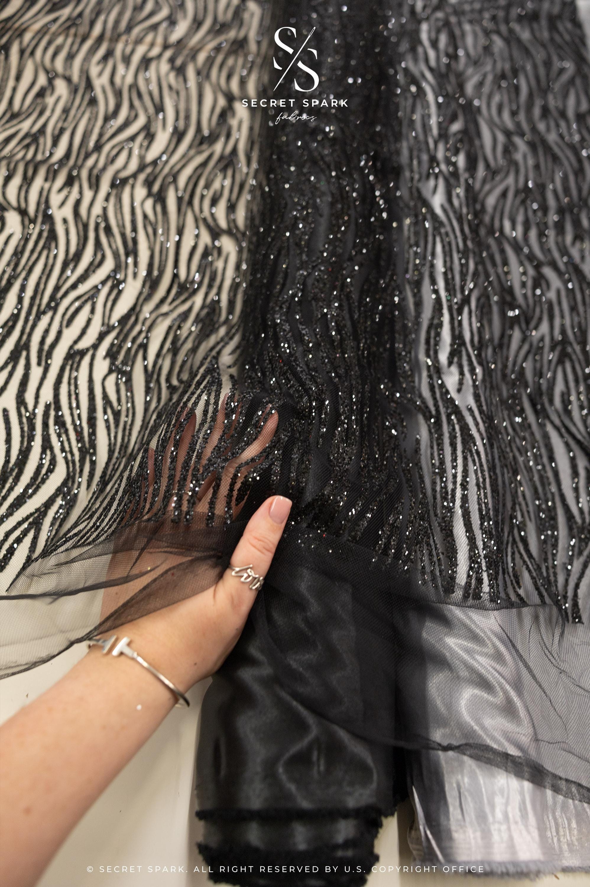 Waves Glitter Black - Image 1