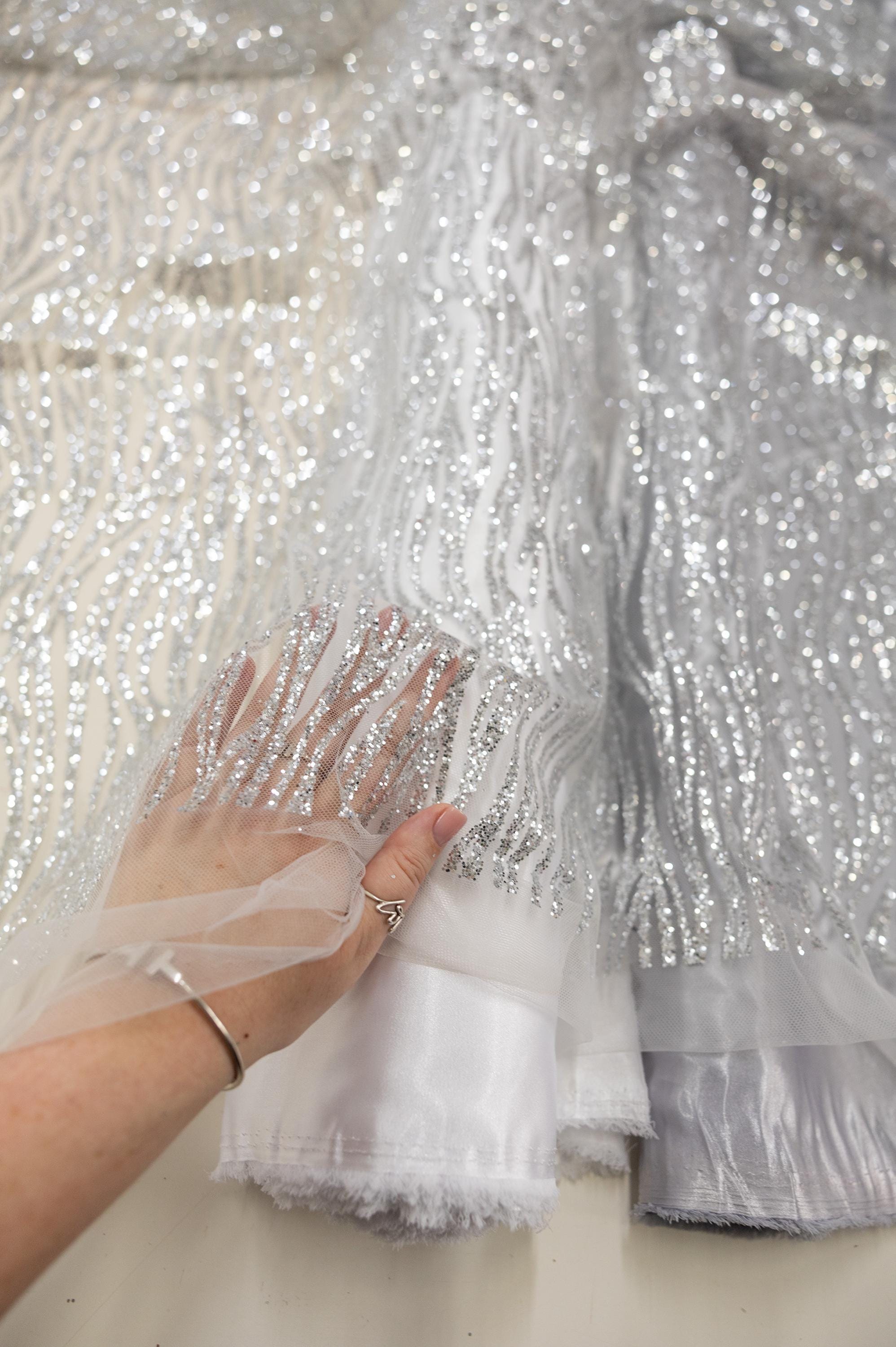 Waves Glitter Silver Gray - Image 4